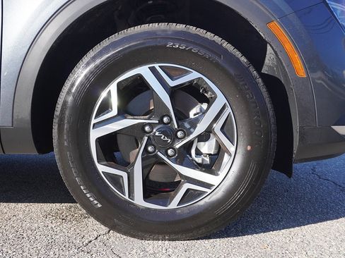 Used 2025 Kia Sportage LX image 18