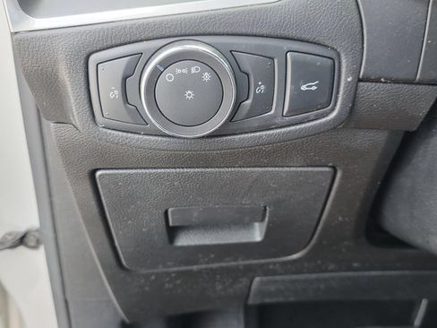 Used 2016 Ford Edge Titanium FWD image 27