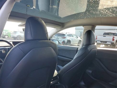 Used 2021 Tesla Model Y Long Range image 11