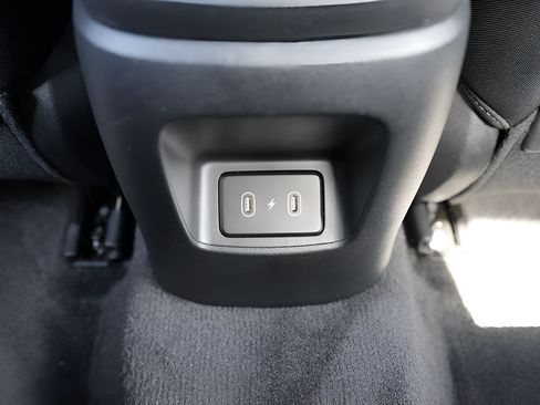 Certified 2025 Hyundai Elantra SEL FWD image 17