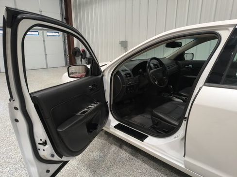 Used 2010 Ford Fusion SEL FWD image 13