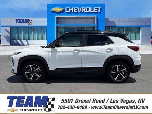 Used 2022 Chevrolet TrailBlazer RS FWD image 1