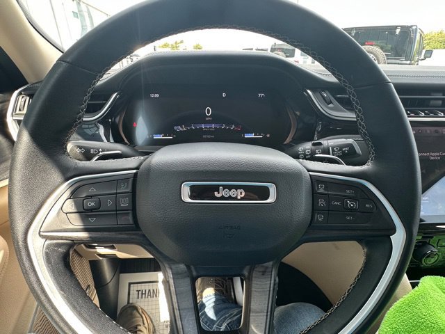 Used 2022 Jeep Grand Cherokee L Limited w/ Luxury Tech Group II AWD/4WD image 16
