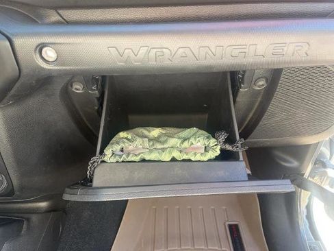 Used 2021 Jeep Wrangler Unlimited Rubicon image 40