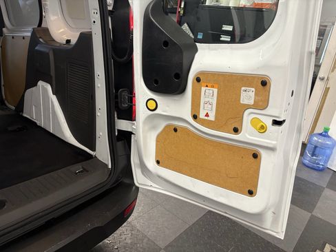 Used 2019 Ford Transit Connect XL image 8