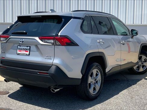 Used 2023 Toyota RAV4 XLE w/ XLE Grade Weather Package AWD/4WD image 17