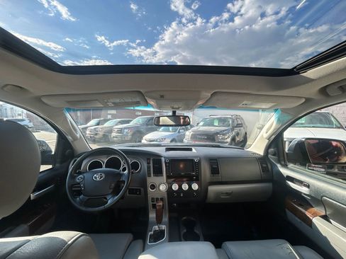 Used 2010 Toyota Tundra Limited image 30