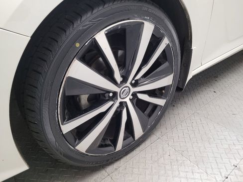 Used 2020 Nissan Altima 2.5 SR FWD image 31