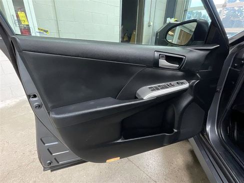 Used 2014 Toyota Camry SE FWD image 10