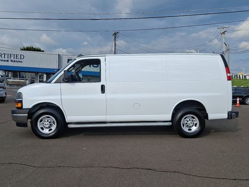 Used 2024 Chevrolet Express 2500 w/ Driver Convenience Package image 7