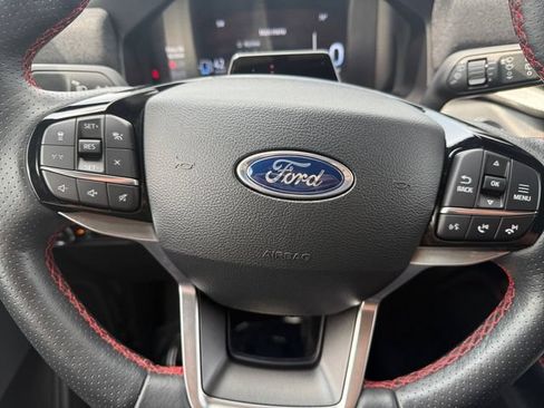 Used 2025 Ford Explorer ST-Line w/ ST-Line Street Pack AWD/4WD image 13