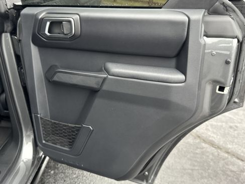 New 2025 Ford Bronco Badlands image 16