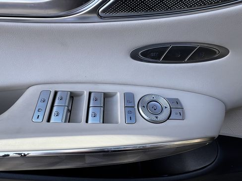 Used 2022 Genesis GV70 3.5T Sport w/ Sport Advanced Package image 14