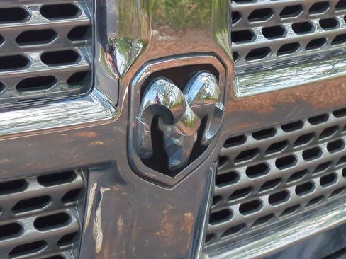 Used 2016 RAM 1500 Laramie AWD/4WD image 12