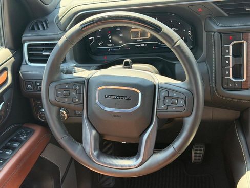 Used 2024 GMC Yukon Denali Ultimate AWD/4WD image 13