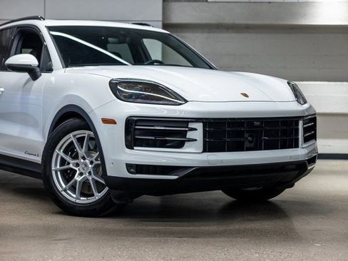 Certified 2025 Porsche Cayenne S AWD/4WD image 14