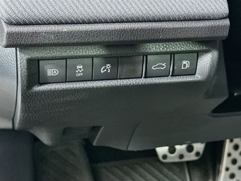 Used 2026 Toyota Camry SE FWD image 17
