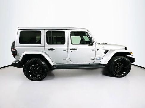 Used 2022 Jeep Wrangler Unlimited Sahara w/ Cold Weather Group image 9