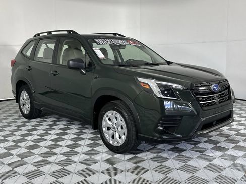 Used 2023 Subaru Forester AWD/4WD image 2