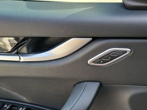 Used 2018 Maserati Levante AWD/4WD image 19