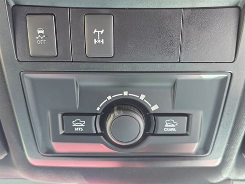 Used 2018 Toyota Tacoma TRD Off-Road w/ Technology Package AWD/4WD image 46
