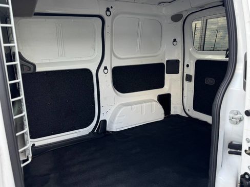 Used 2021 Nissan NV200 SV w/ Back Door Glass Package image 8