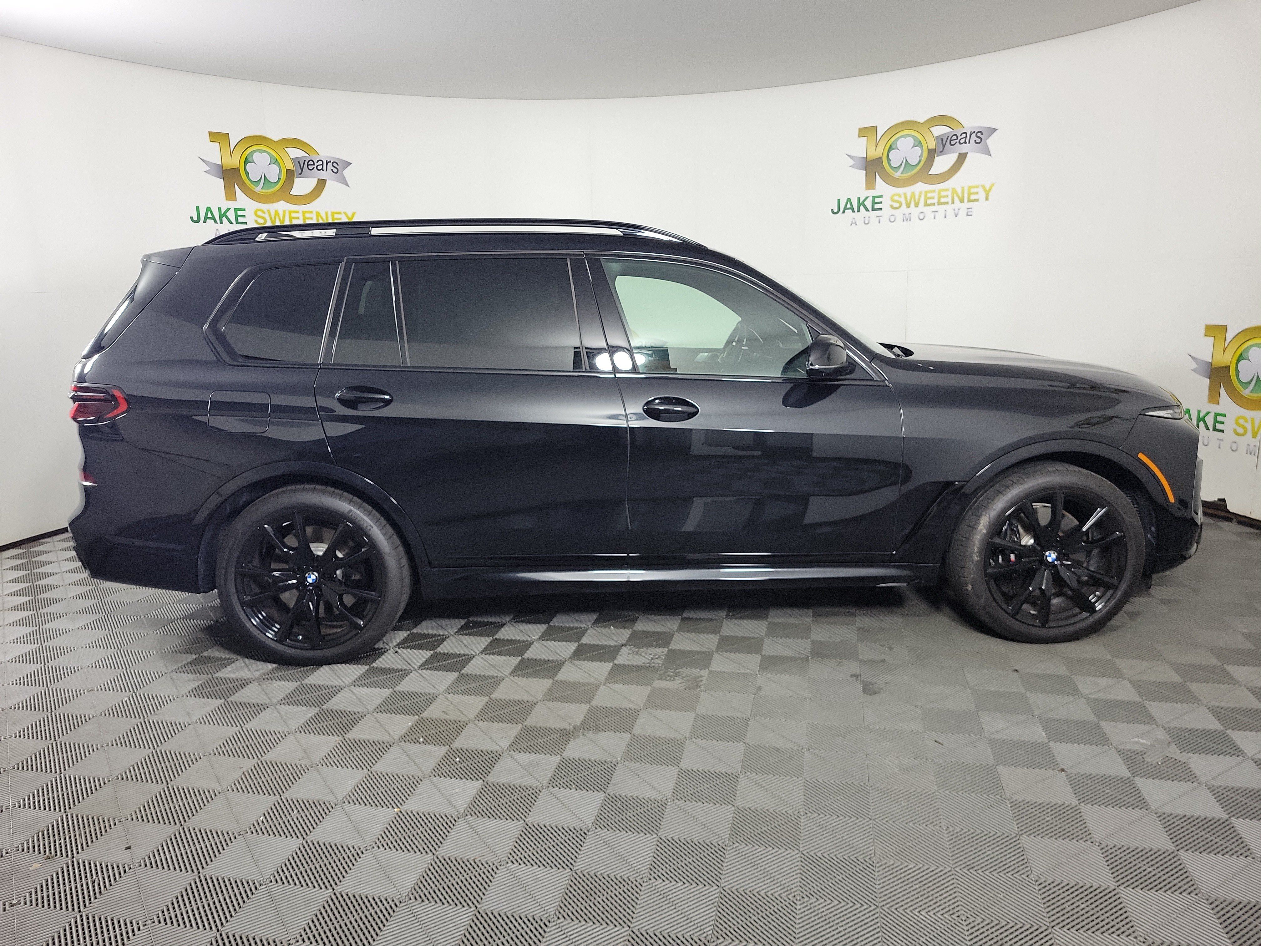 Certified 2027 BMW X7 M60i AWD/4WD image 4