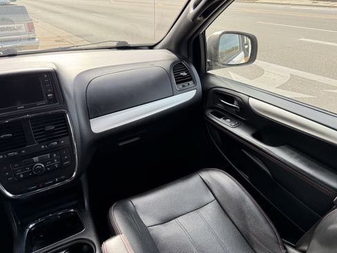 Used 2018 Dodge Grand Caravan GT image 14