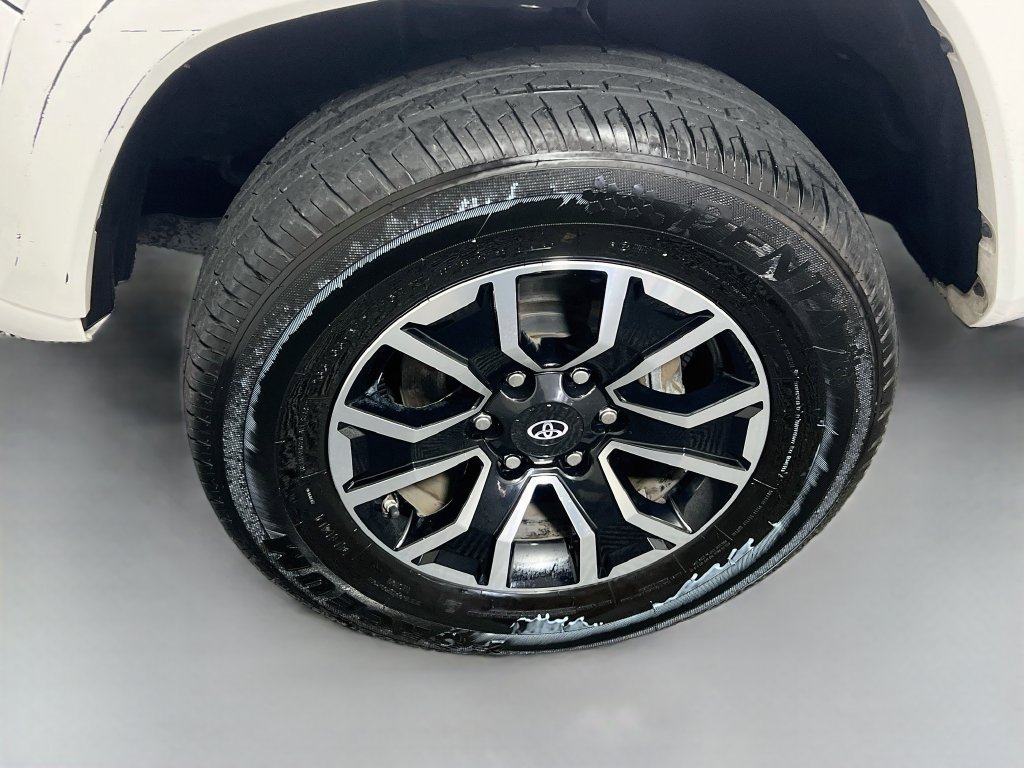 Used 2020 Toyota Tacoma TRD Sport RWD image 12