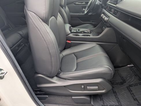 Used 2025 Honda Pilot Touring image 24