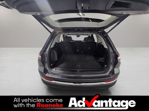 Used 2023 Jeep Grand Cherokee Limited image 31