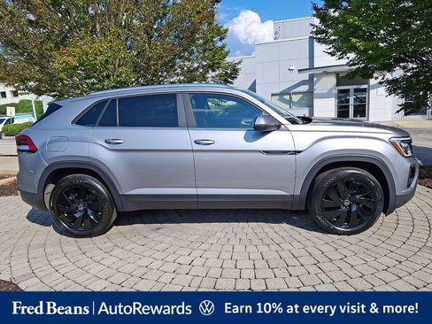 Certified 2024 Volkswagen Atlas Cross Sport SE AWD/4WD image 11