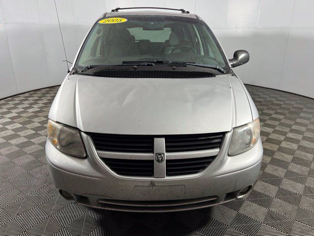 Used 2005 Dodge Grand Caravan SXT FWD image 2