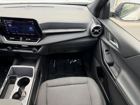 Used 2025 Chevrolet Equinox LT FWD image 35