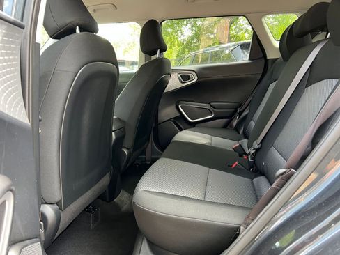 Used 2025 Kia Soul LX w/ LX Technology Package image 24