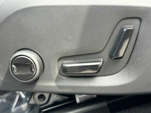 Used 2026 Volvo XC60 B5 Plus w/ Climate Package PRO image 22