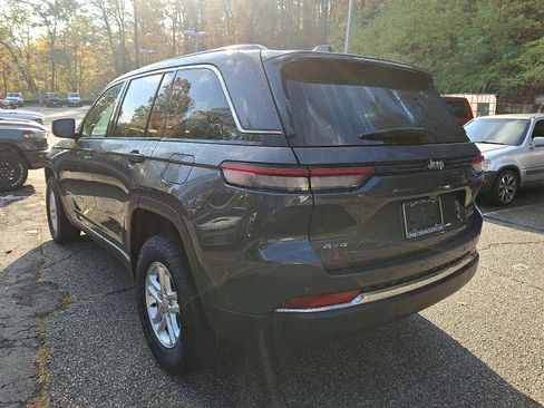 Certified 2023 Jeep Grand Cherokee Laredo w/ Luxury Tech Group I image 5