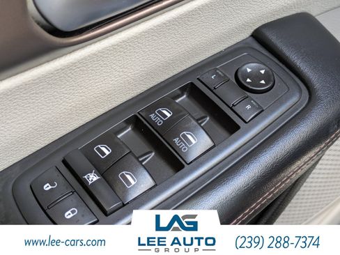 Used 2019 Chrysler Pacifica Touring-L FWD image 20