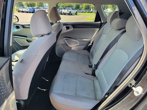 Used 2023 Kia Soul LX w/ LX Technology Package FWD image 13