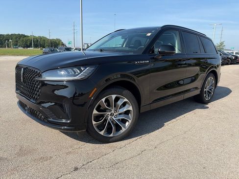 Used 2025 Lincoln Aviator AWD w/ Jet Appearance Package image 3