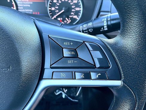 Used 2024 Nissan Altima 2.5 SV FWD image 18