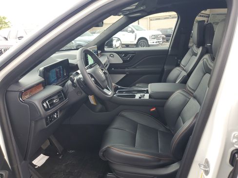 New 2026 Lincoln Aviator Black Label AWD/4WD image 11