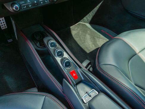 Used 2021 Ferrari F8 Tributo image 56