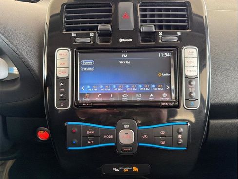 Used 2016 Nissan Leaf SV image 21