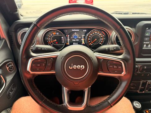 Used 2018 Jeep Wrangler Unlimited Sahara w/ Safety Group AWD/4WD image 20