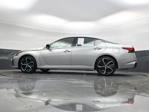 Used 2024 Nissan Altima 2.5 SR FWD image 45