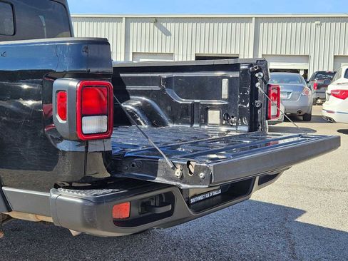 Used 2023 Jeep Gladiator Sport image 32