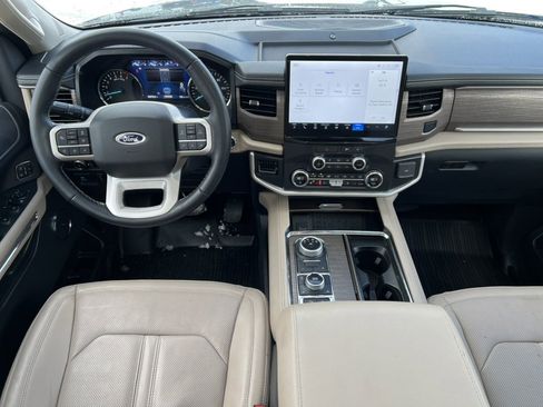 Certified 2022 Ford Expedition Limited image 3