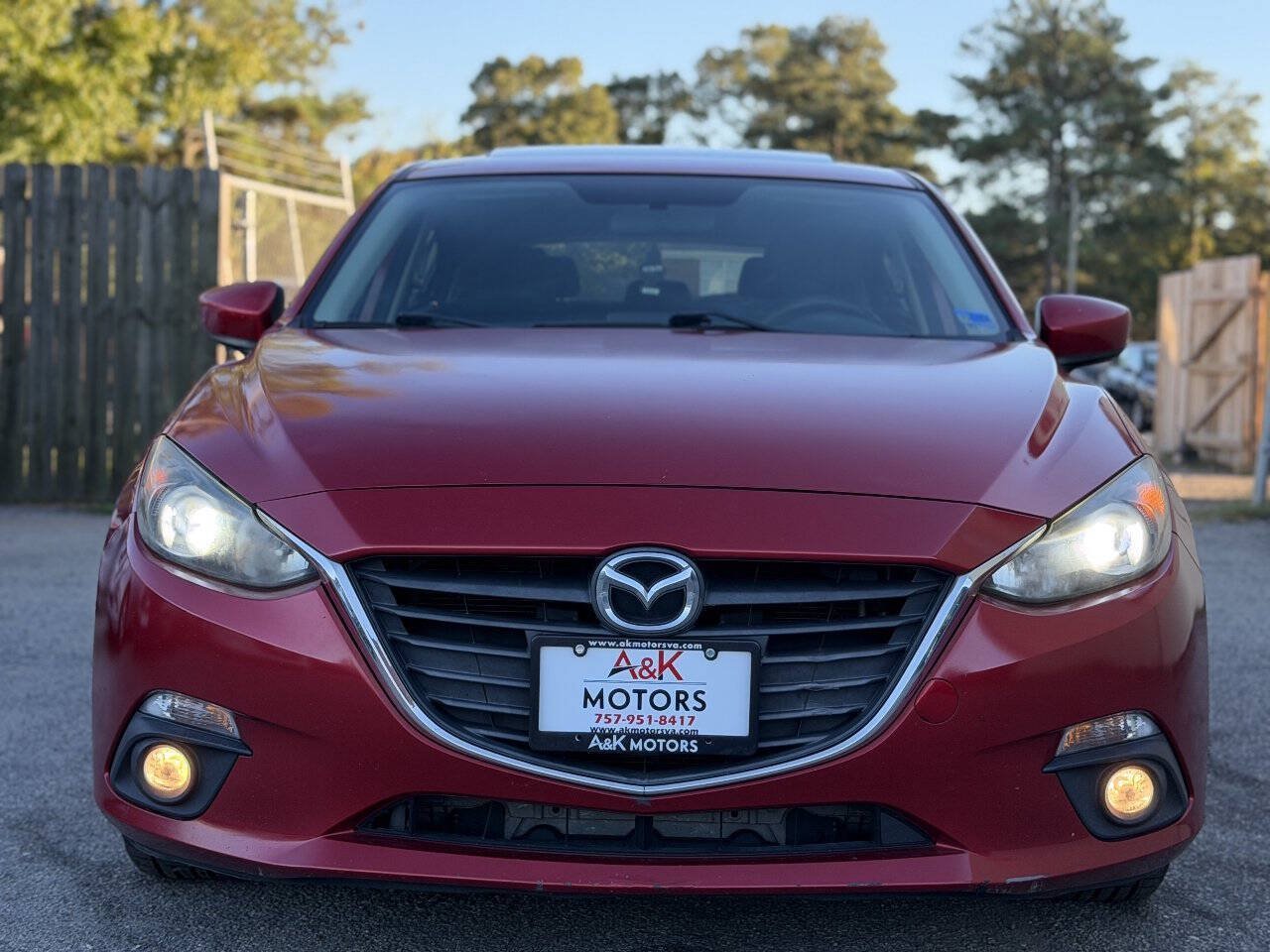Used 2015 MAZDA MAZDA3 i Touring w/ Technology Package FWD image 3