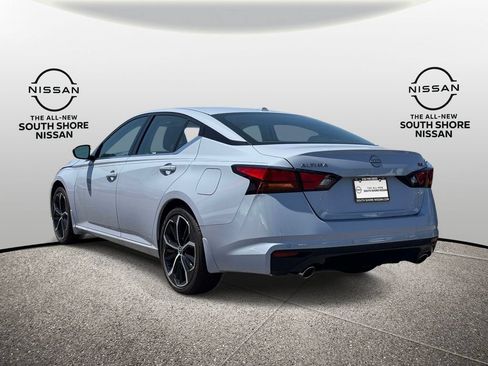 Certified 2025 Nissan Altima 2.5 SR w/ SR Premium Package FWD image 7
